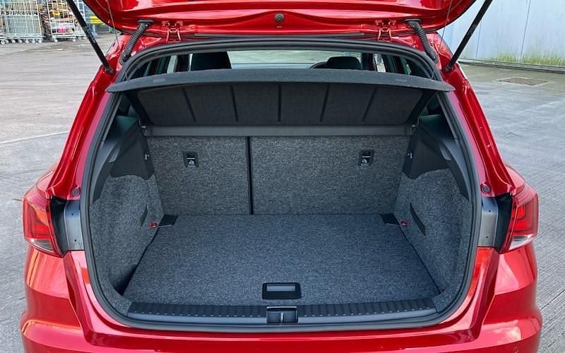 New Seat Arona FR 116 HP (85 kW) 2025 Red SUV