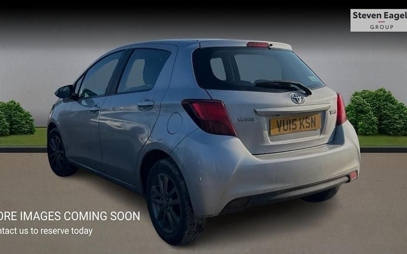 Used Toyota Yaris 99 HP (72 kW) 2016 Hatchback