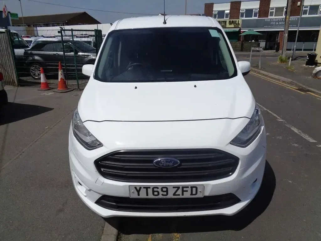 Used Ford Transit Connect Limited 120 HP (88 kW) 2019 White MPV