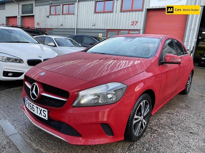 Used Mercedes A160 SE 102 HP (75 kW) 2017 Red Hatchback