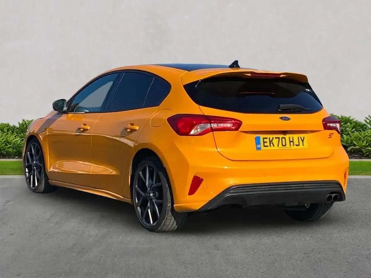 Used Ford Focus ST 190 HP (139 kW) 2020 Orange Hatchback