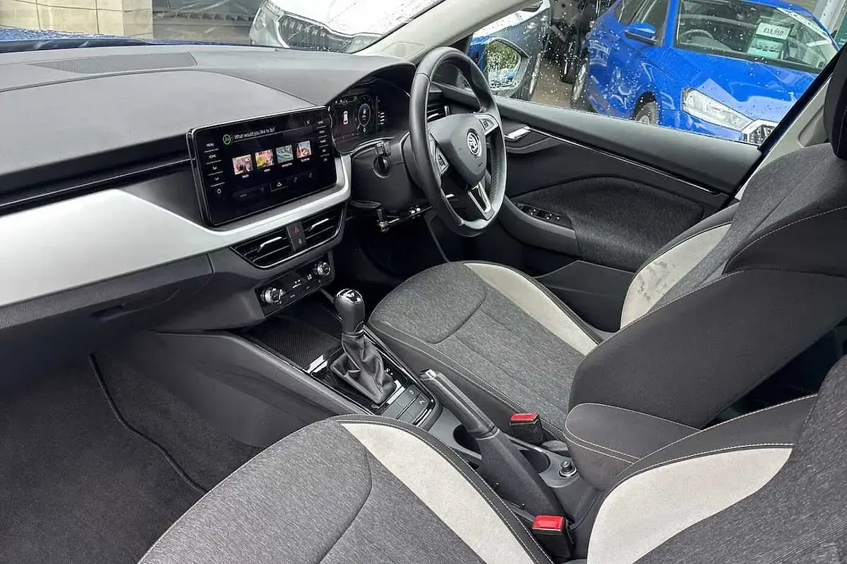Used Skoda Kamiq SE L 110 HP (80 kW) 2020 Race blue metallic SUV