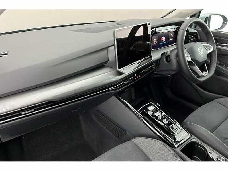 New VW Golf VIII 204 HP (150 kW) 2025