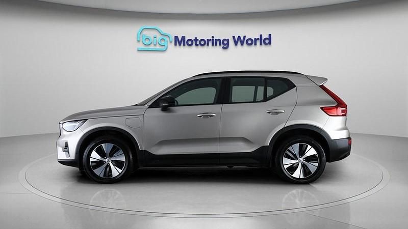 Used Volvo XC40 Plus 211 HP (155 kW) 2023 Gold SUV