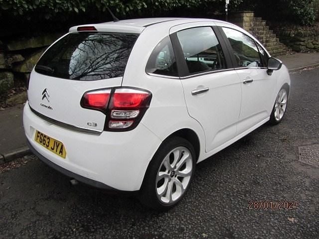 Used Citroën C3 SELECTION 82 HP (60 kW) 2013 White Hatchback