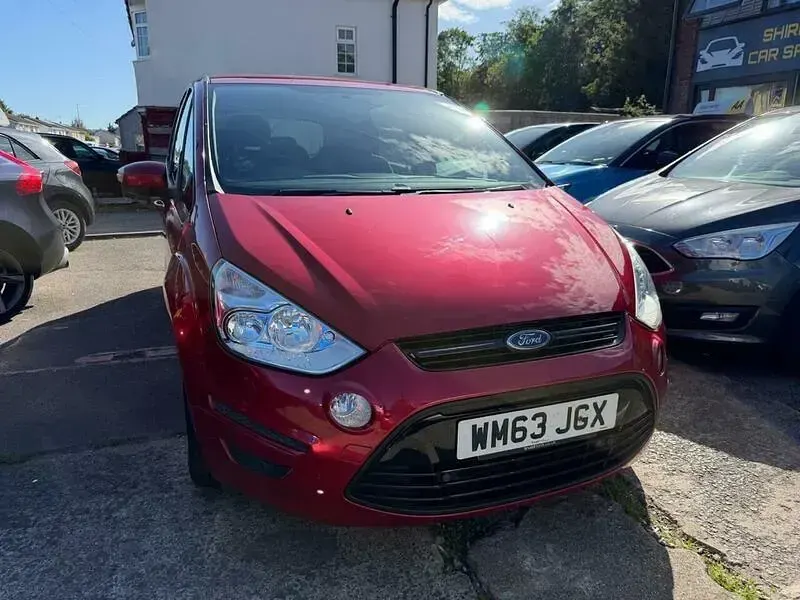 Used Ford S-MAX Zetec 140 HP (102 kW) 2014 Red MPV