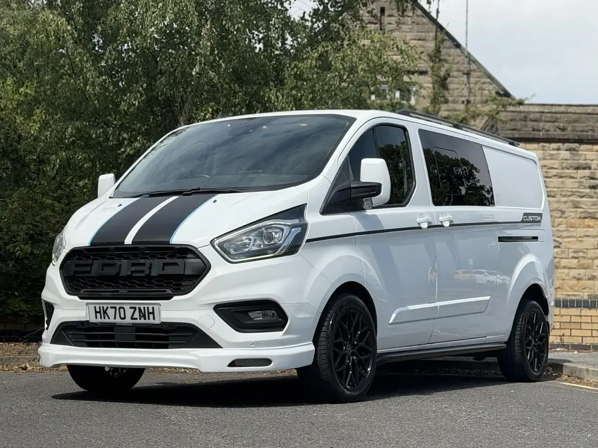 Used Ford Transit Custom Limited 130 HP (95 kW) 2021 White Estate
