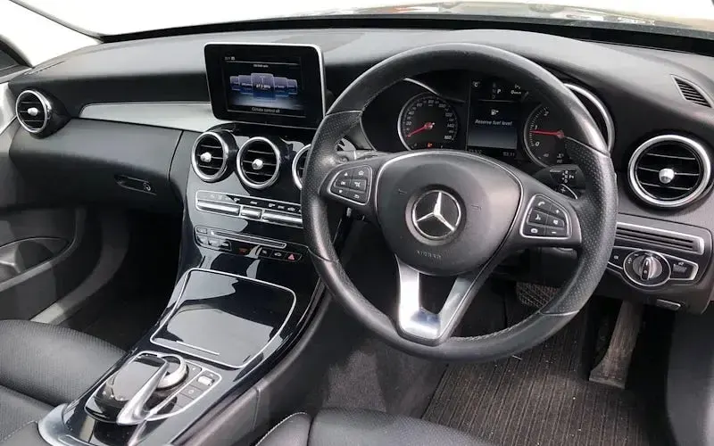 Used Mercedes C220 Premium 170 HP (125 kW) 2017 Black Estate
