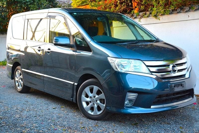 Used Nissan Serena 2012 Blue MPV