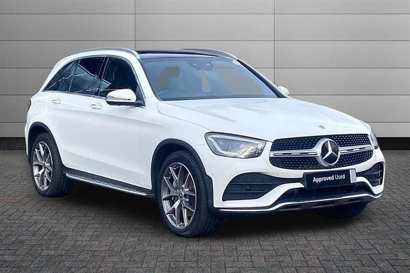 Polar white Used 2021 Mercedes GLC300 AMG Line Premium Estate | £32,650 (Fair price) - Image 1/4