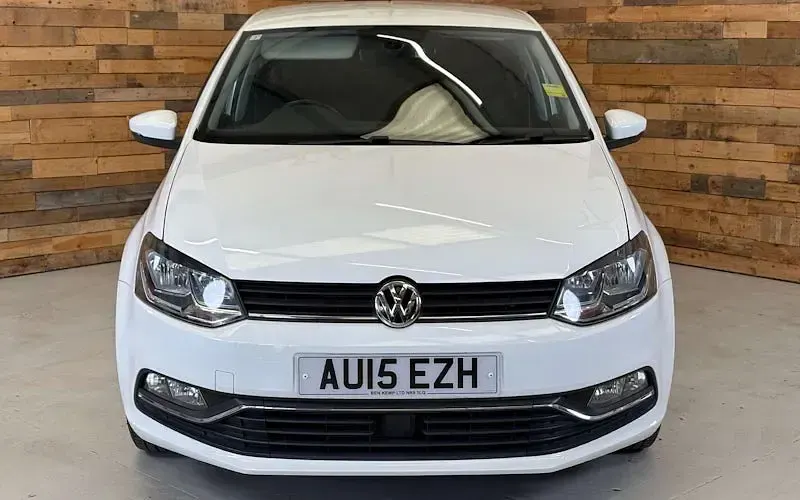 Used VW Polo SE 90 HP (66 kW) 2015 White Hatchback