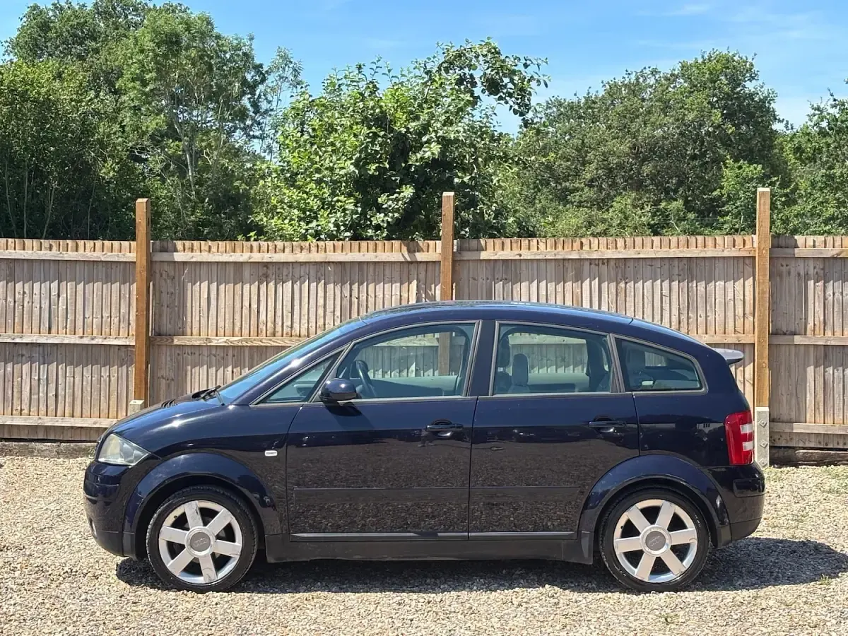 Used Audi A2 73 HP (53 kW) 2004 Blue Hatchback