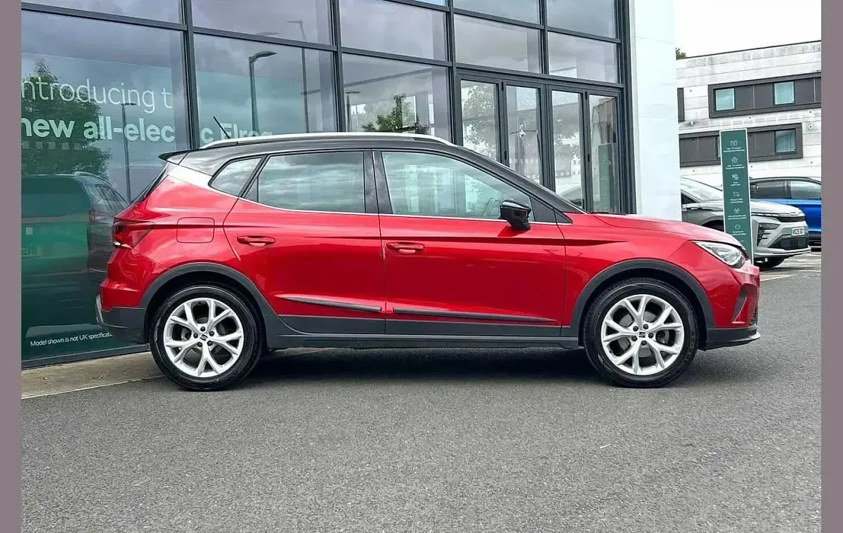Used Seat Arona FR 108 HP (79 kW) 2023 Red SUV
