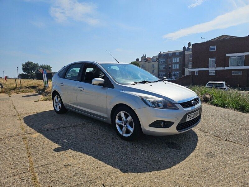 Silver Used 2008 Ford Focus Zetec Hatchback | £1,695 (Fair price) - Image 1/4