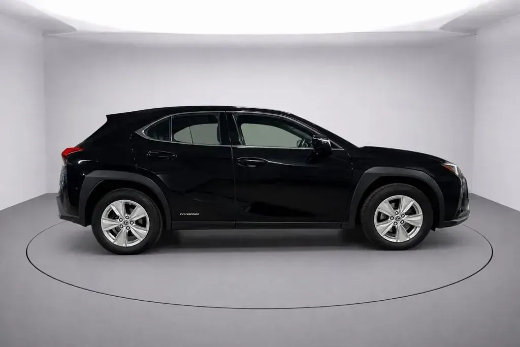 Used Lexus UX 250h 184 HP (135 kW) 2022 Black SUV
