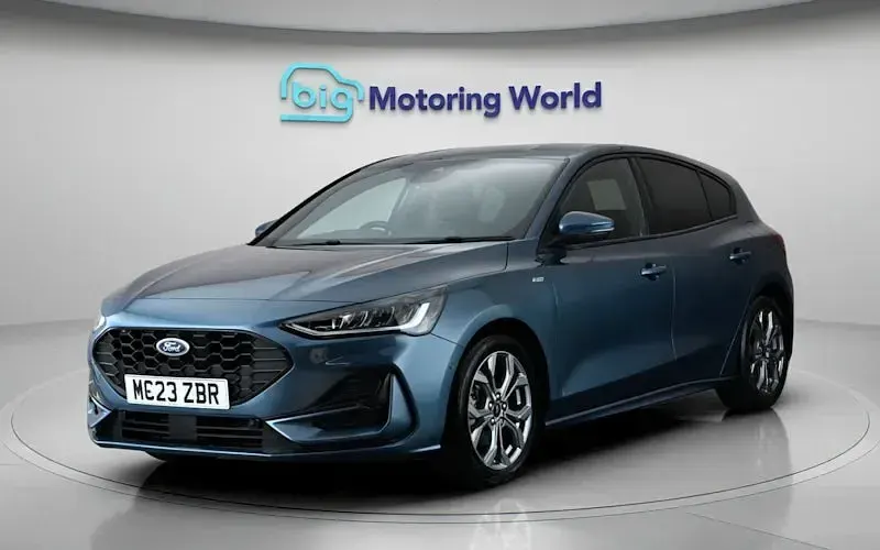 Used Ford Focus ST-Line 125 HP (91 kW) 2023 Blue Hatchback