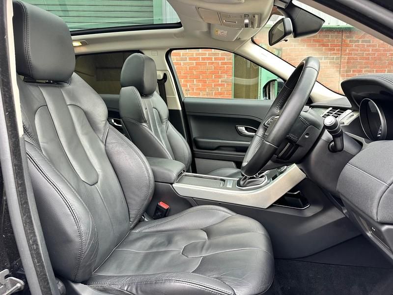 Used Land Rover Range Rover evoque Pure 150 HP (110 kW) 2014 Black SUV