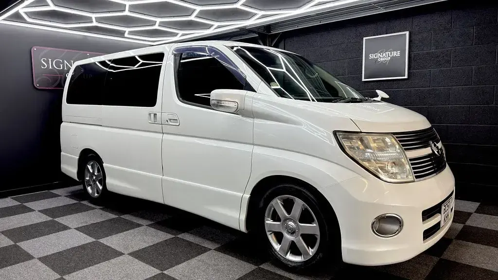 Used Nissan Elgrand 2023 White MPV