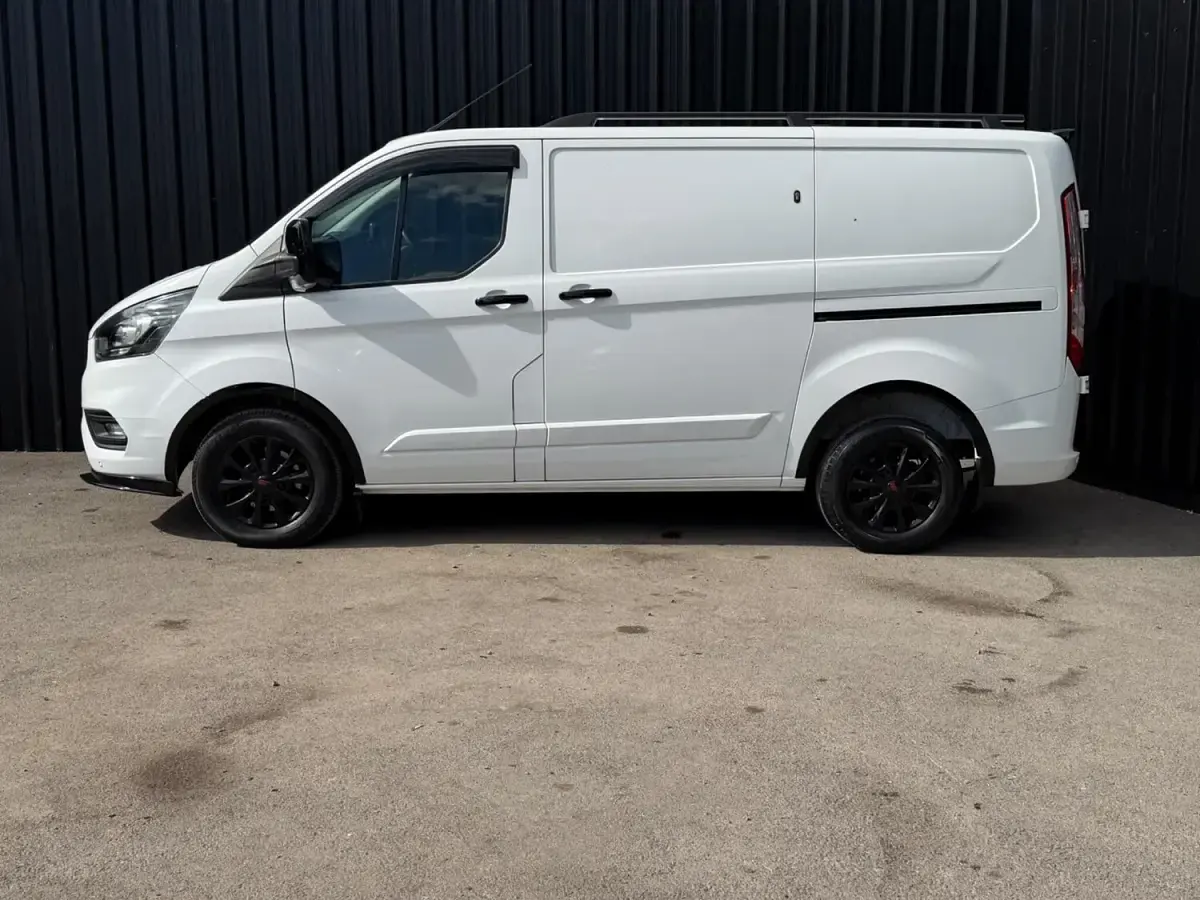 Used Ford Transit Custom 105 HP (77 kW) 2022 White Van