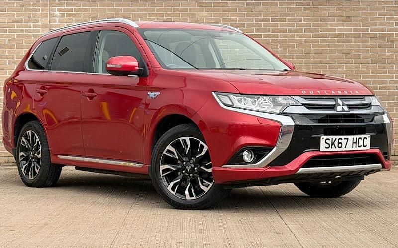 Used Mitsubishi Outlander P-HEV 203 HP (149 kW) 2017 Red Estate