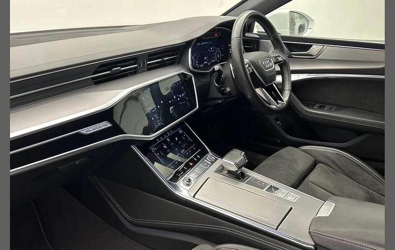 Used Audi A7 S-Line 228 HP (167 kW) 2019 White Hatchback