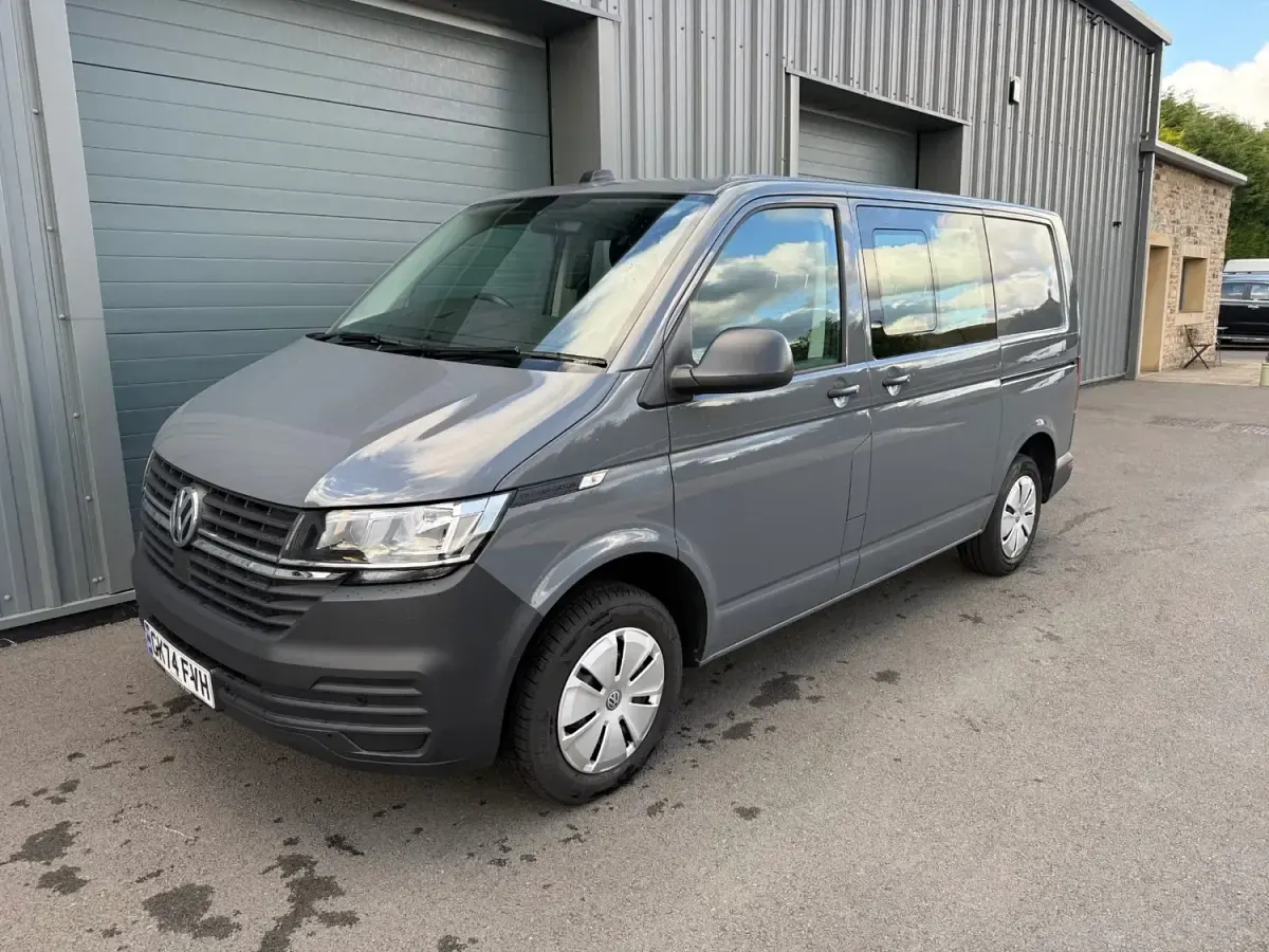 Begagnad VW Transporter Startline 2024 Grå Van