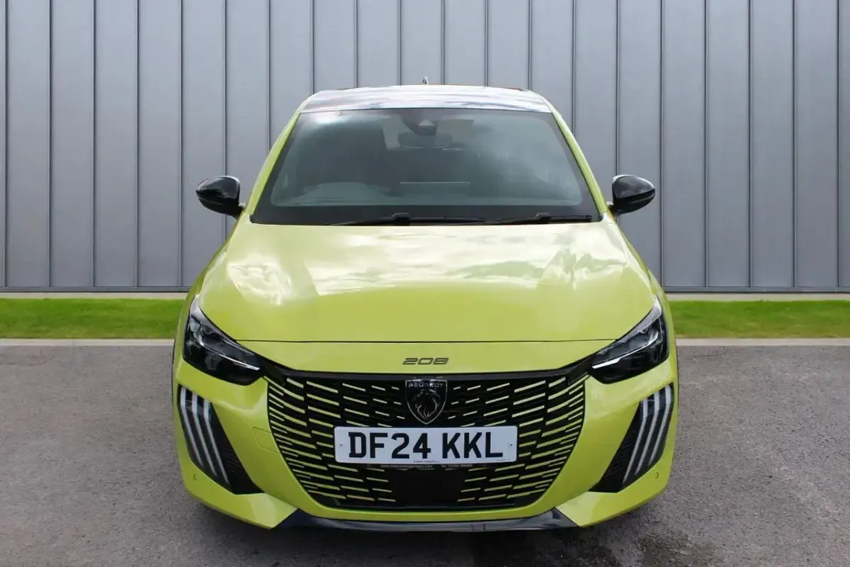 Used Peugeot 208 GT 99 HP (72 kW) 2024 Yellow Hatchback