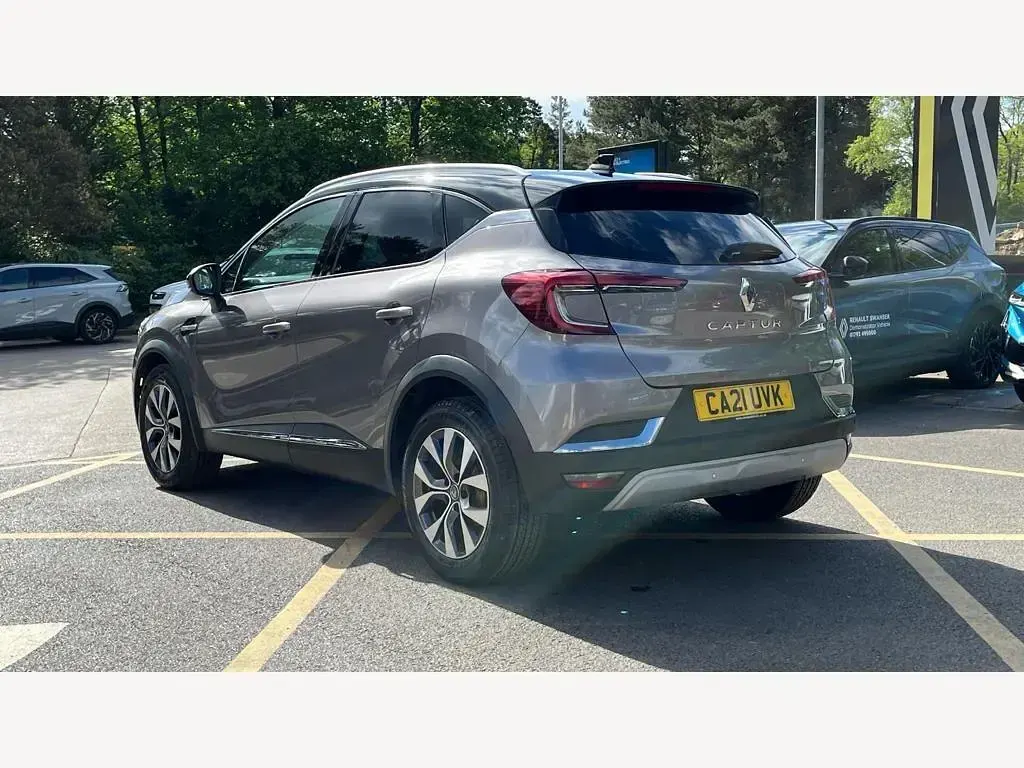 Used Renault Captur Version S 2021 Metallic  oyster grey  SUV