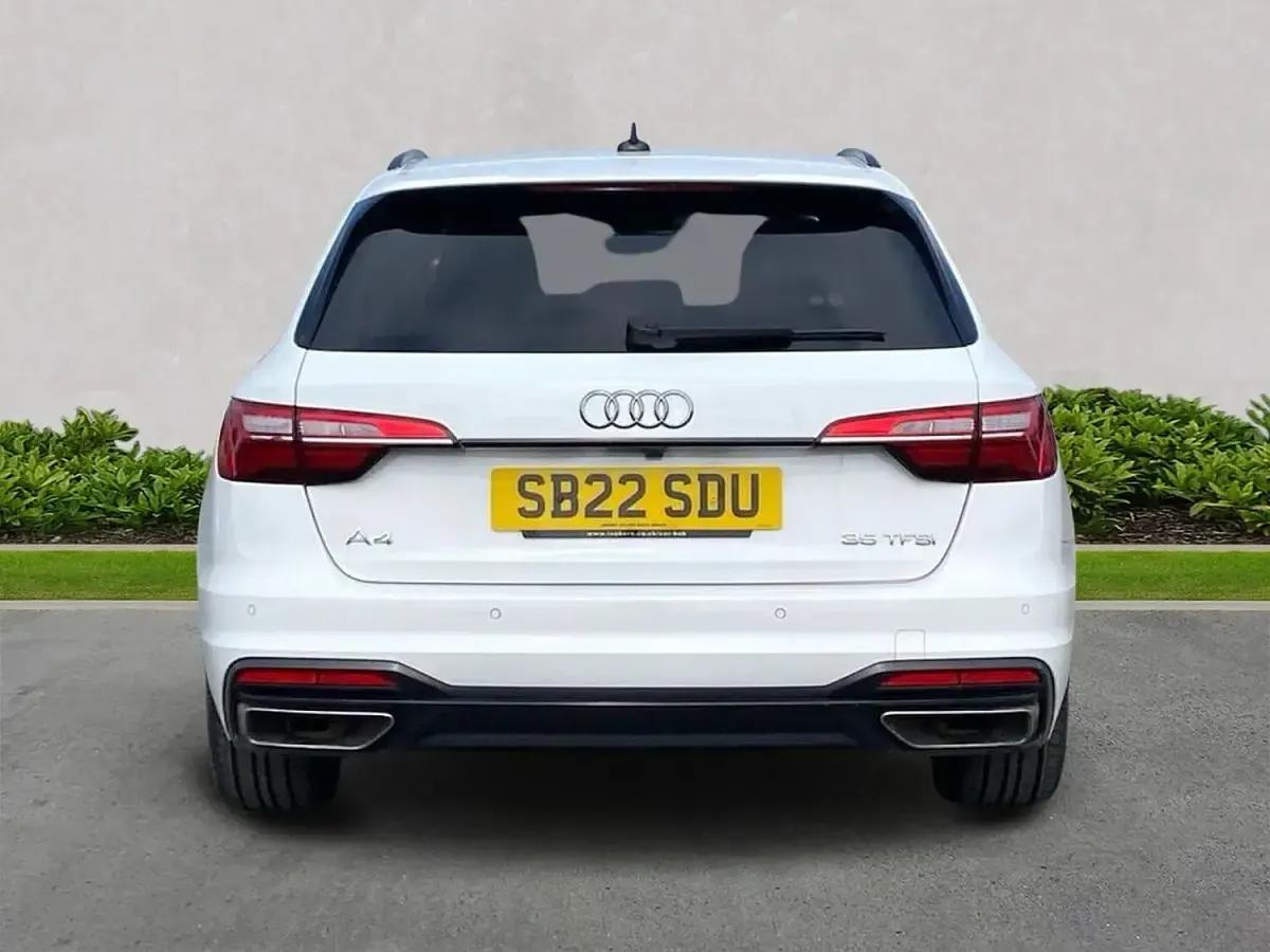 Used Audi A4 Sport 150 HP (110 kW) 2022 White Estate