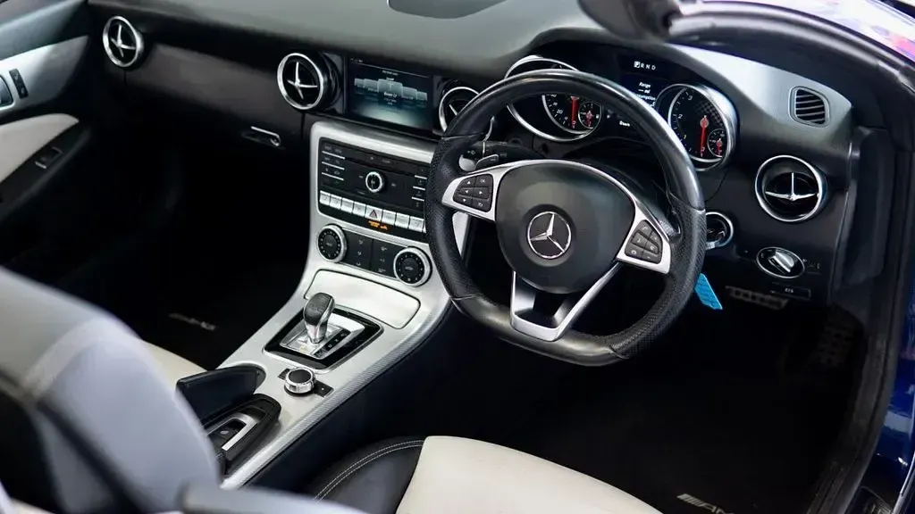 Used Mercedes E250 AMG line 2016 Blue Cabriolet