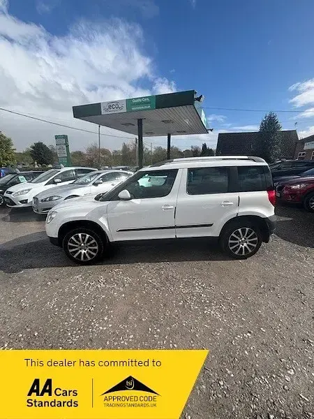 Used Skoda Yeti LAURIN & KLEMENT 170 HP (125 kW) 2013 White SUV