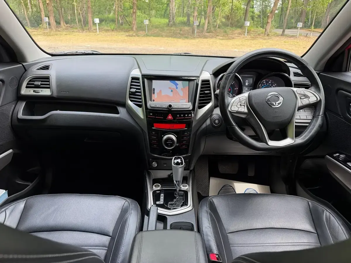 Used SsangYong Tivoli 115 HP (84 kW) 2018 Red SUV