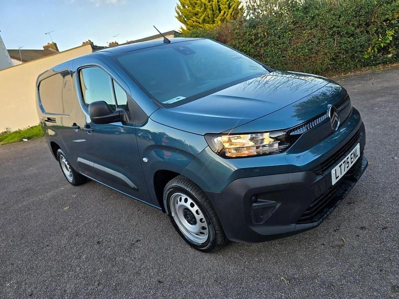 New Citroën Berlingo 101 HP (74 kW) 2026 Blue MPV
