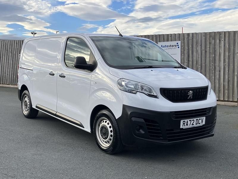 White Used 2023 Peugeot Expert Premium Van | £12,995 (Fair price) - Image 1/4