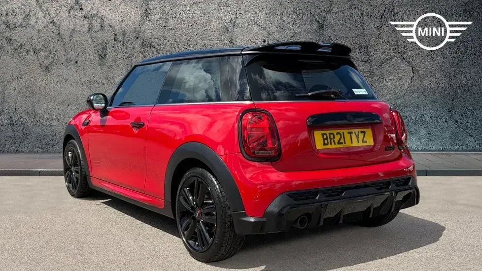 Used Mini Cooper Hatch 134 HP (98 kW) 2021 Red Hatchback