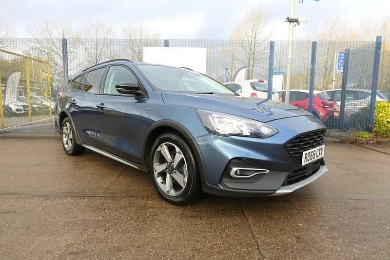 Used Ford Focus Active 120 HP (88 kW) 2020 Blue Estate