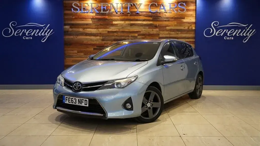 Used Toyota Auris Sport 132 HP (97 kW) 2013 Blue Hatchback