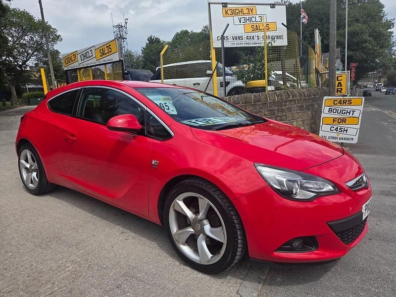 Red Used 2011 Vauxhall Astra GTC SRi Hatchback | £1,995 - Image 1/4