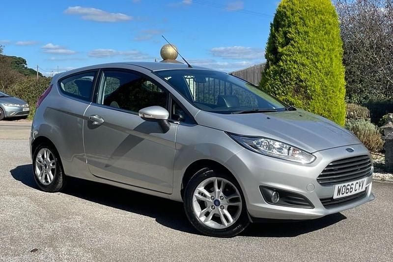 Silver Used 2017 Ford Fiesta Zetec Hatchback | £7,495 (Fair price) - Image 1/1
