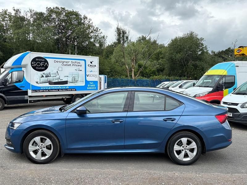 Used Skoda Octavia SE First Edition 115 HP (84 kW) 2020 Blue Hatchback