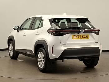 Used Toyota Yaris Hybrid 116 HP (85 kW) 2023 White Estate