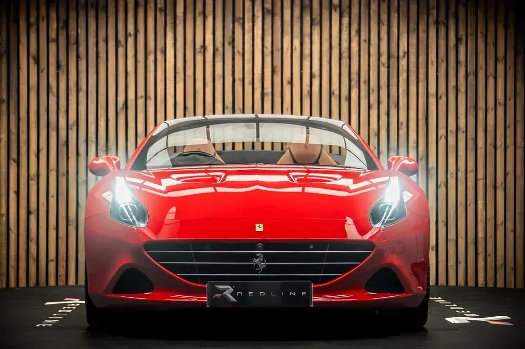 Used Ferrari California 560 HP (411 kW) 2017 Red Cabriolet