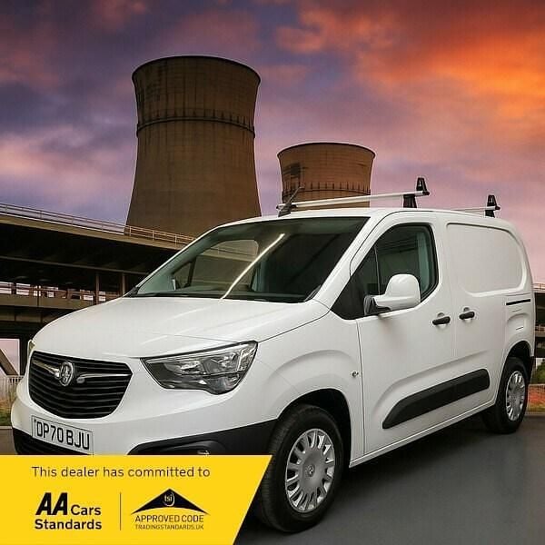 White Used 2020 Vauxhall Combo Sportive MPV | £6,990 (Fair price) - Image 1/3