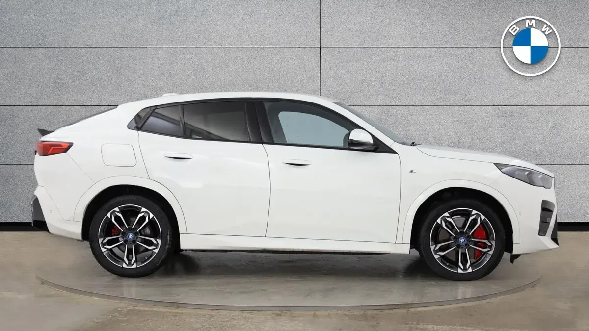 Used BMW iX2 M Sport 147 kW (201 HP) 2025 White SUV