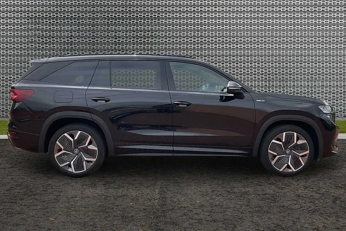 Used Skoda Kodiaq SportLine 110 HP (80 kW) 2026 Black magic pearl effect SUV