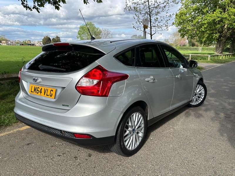 Used Ford Focus Zetec 2014 Silver Hatchback
