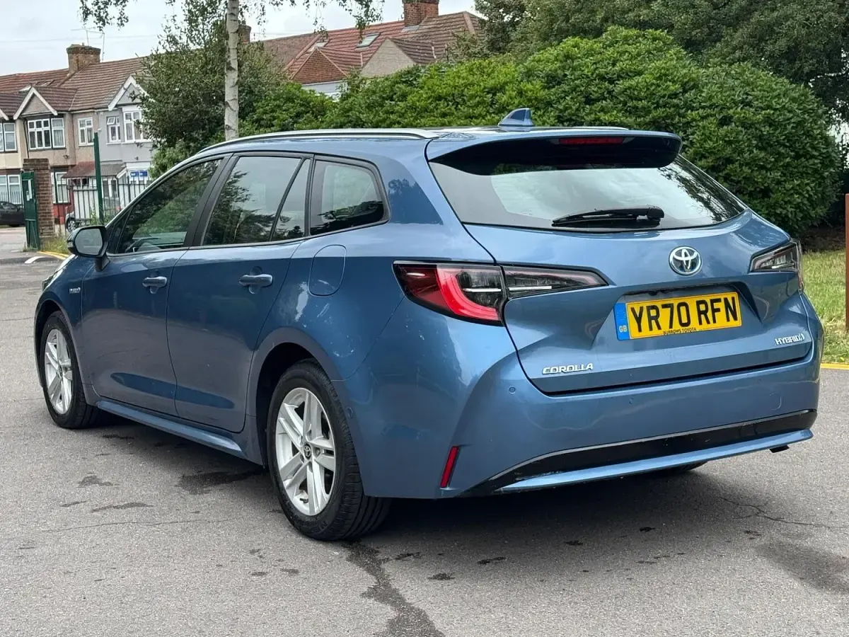 Used Toyota Corolla 122 HP (89 kW) 2020 Blue Estate
