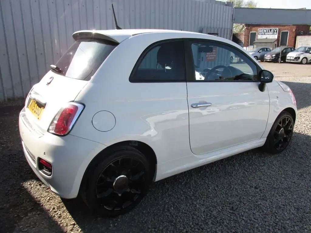 Used Fiat 500 S 69 HP (50 kW) 2015 White Hatchback
