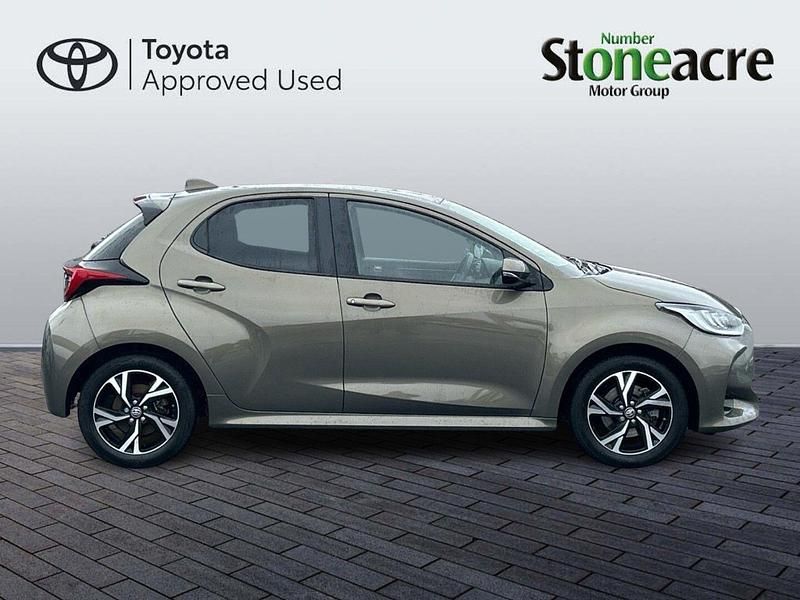 Used Toyota Yaris Hybrid Design 116 HP (85 kW) 2024 Bronze Hatchback