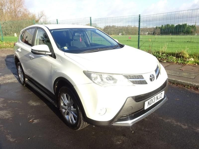 Used Toyota RAV4 2013 White Estate